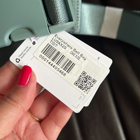 NWT Lululemon Everywhere Belt Bag 1L- Tidewater Teal - Picture 9 of 9